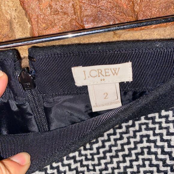 J. Crew Black White Herringbone Wool Pencil Straight Mini Skirt Women's Size 2 - Picture 5 of 8